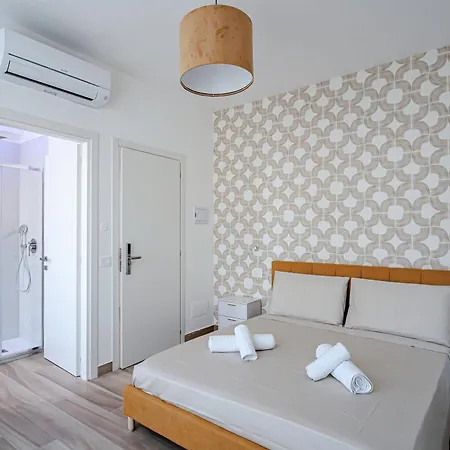 Bed & Breakfast Colorful