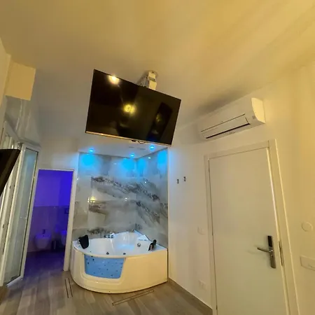 Bed & Breakfast Colorful