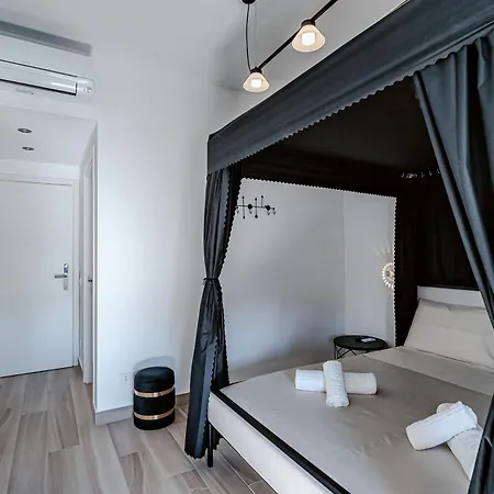 Bed & Breakfast Colorful